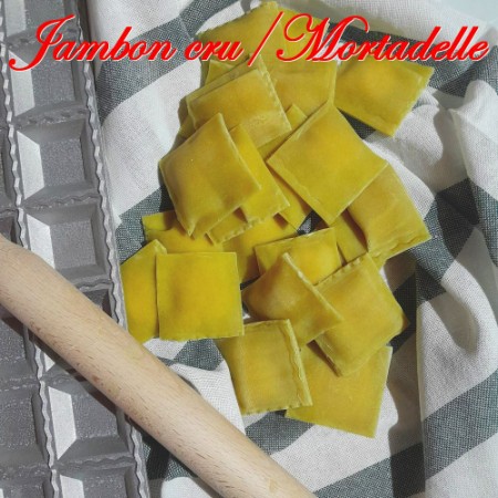 121. Ravioli au jambon et mortadelle (18 pièces)  (* 18pcs)