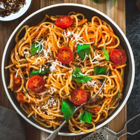 201. Spaghetti à l'Arrabbiata (2x300g de pâtes + Sauce)  (* 600gr)
